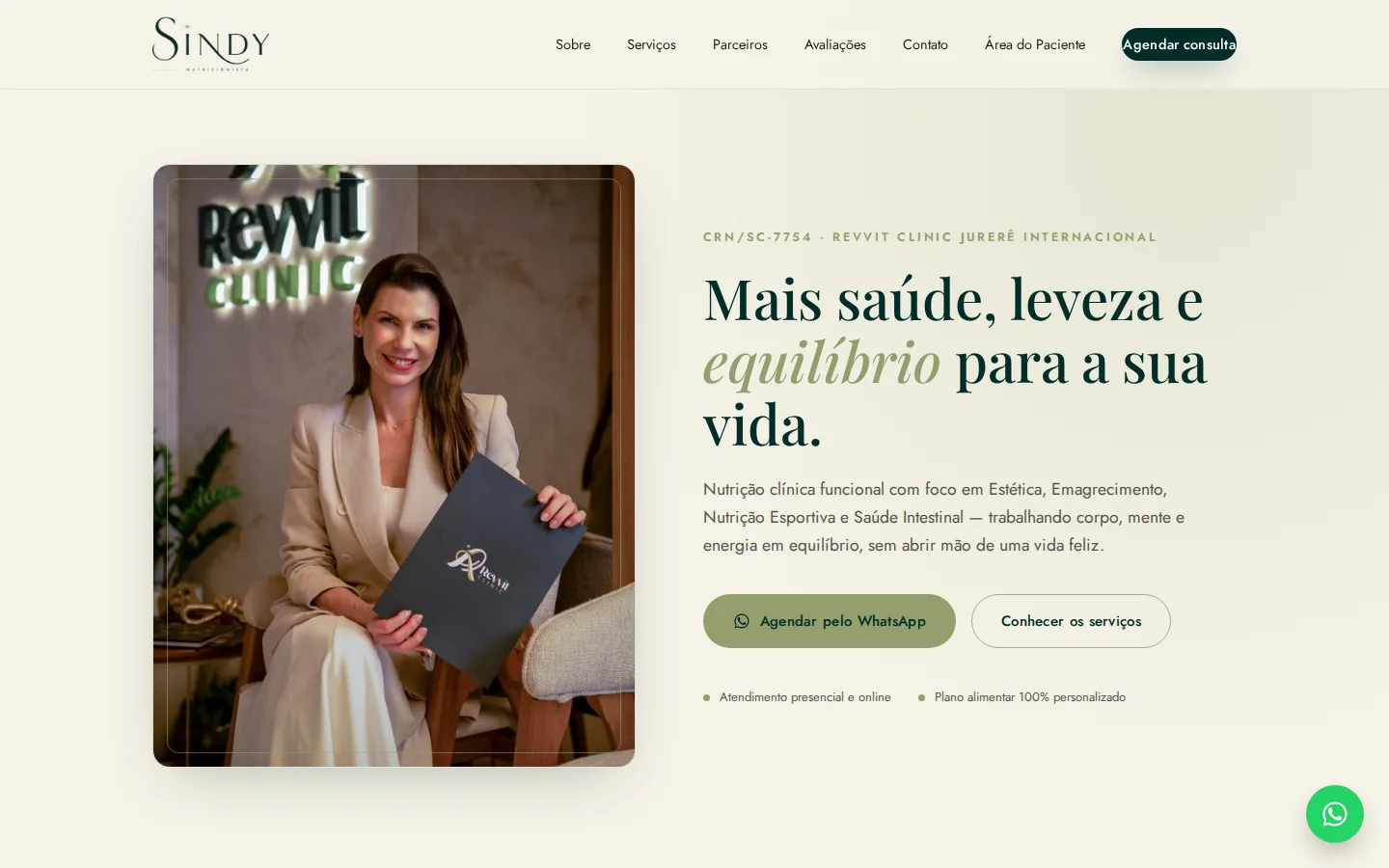 Página inicial do site premium da Sindy Nutricionista, com foto da profissional e chamada para agendamento